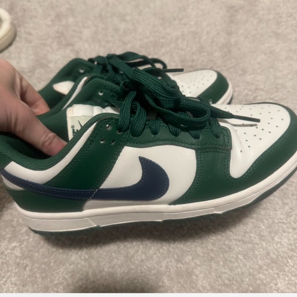 Green Nike dunks - Picture 2 of 3